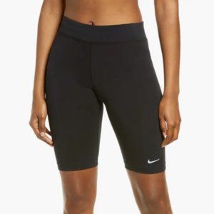 Sportswear Essential Bike Shorts Size M